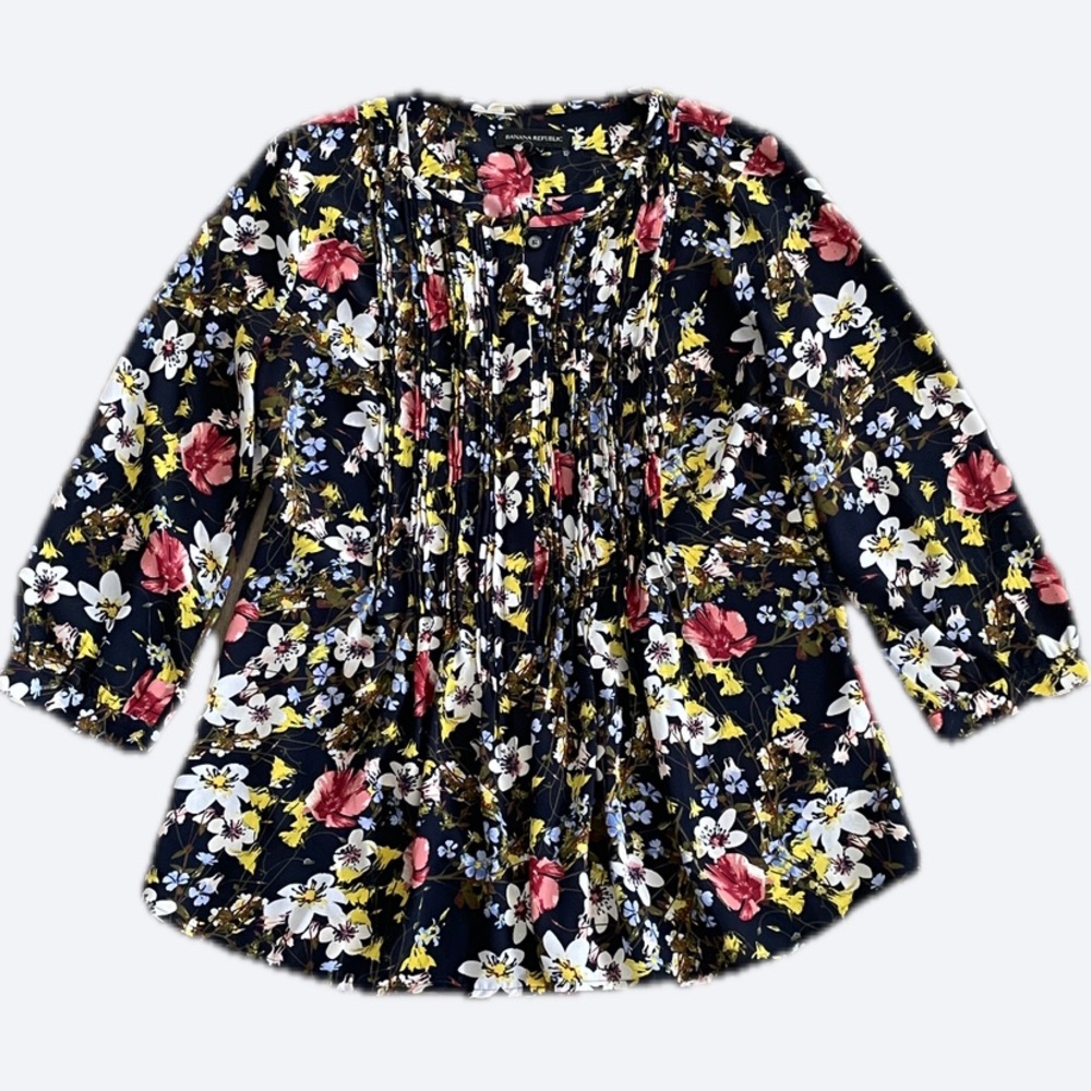 Banana Republic Blouse - XS, Navy Blue Floral Sheer, Like New!